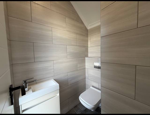 3 BEDROOM HOUSE FOR SALE IN SANDOWN